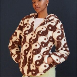 PacSun Ying Yang Sherpa Jacket Size XS Oversized Brown and Cream